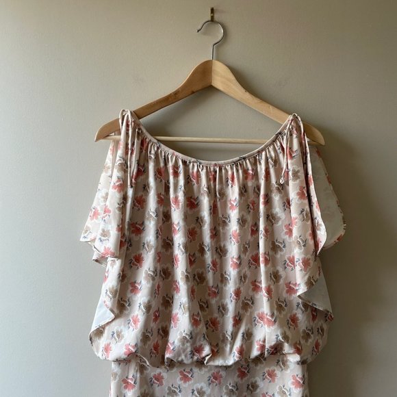 𝅺VINTAGE | 90s Floral Flutter Sleeve Dress - Picture 3 of 12